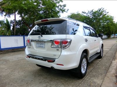 toyota fortuner 3.0 v 2wd ปี2013 รูปที่ 4